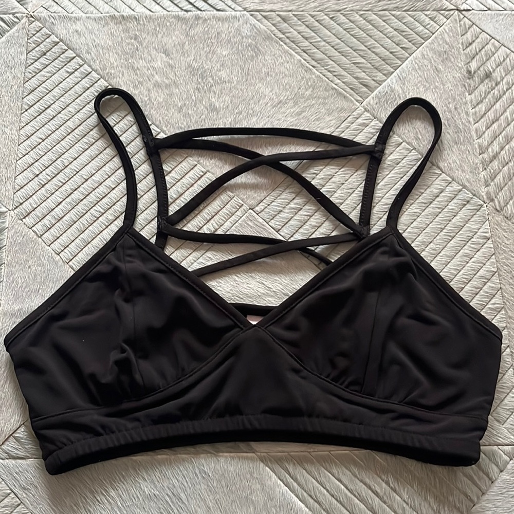 Crisscross black top
